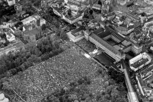 Bonn 1981: 300.000 gegen den Nato-Doppelbeschluss Quelle: www.hdg.de